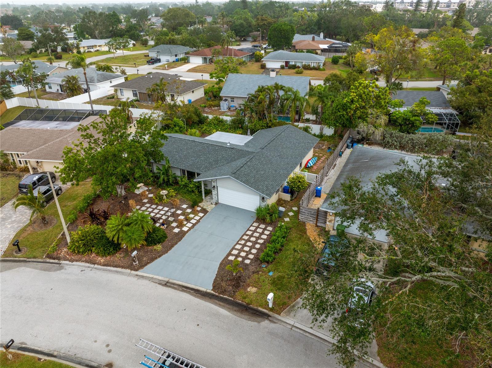 POINTE WEST - Residential