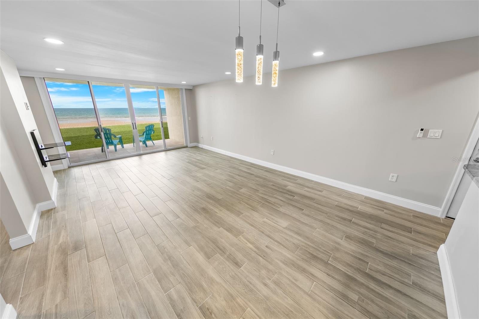 EAST WIND SOUTH & NORTH - Residential
