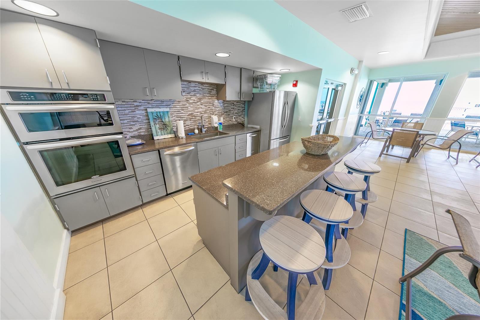 EAST WIND SOUTH & NORTH - Residential