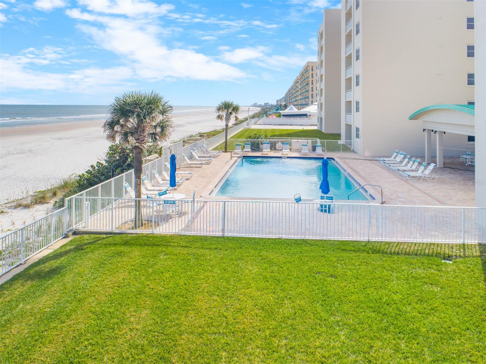 EAST WIND SOUTH & NORTH - Residential