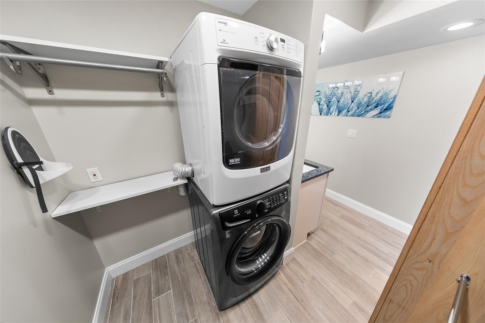 EAST WIND SOUTH & NORTH - Residential