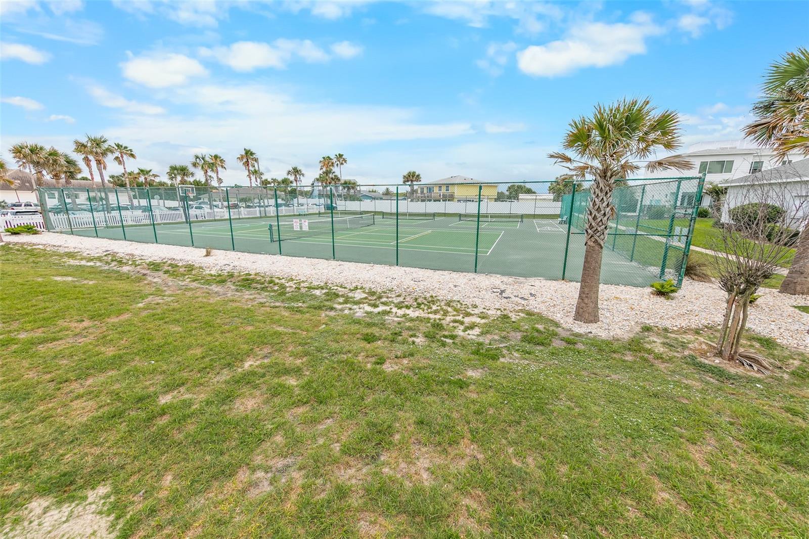 EAST WIND SOUTH & NORTH - Residential