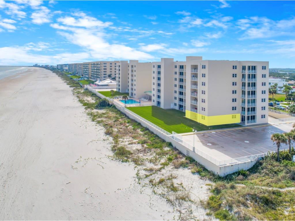 EAST WIND SOUTH & NORTH - Residential