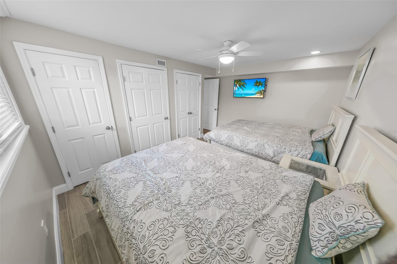 EAST WIND SOUTH & NORTH - Residential