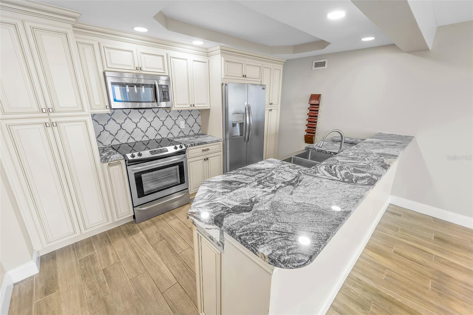 EAST WIND SOUTH & NORTH - Residential