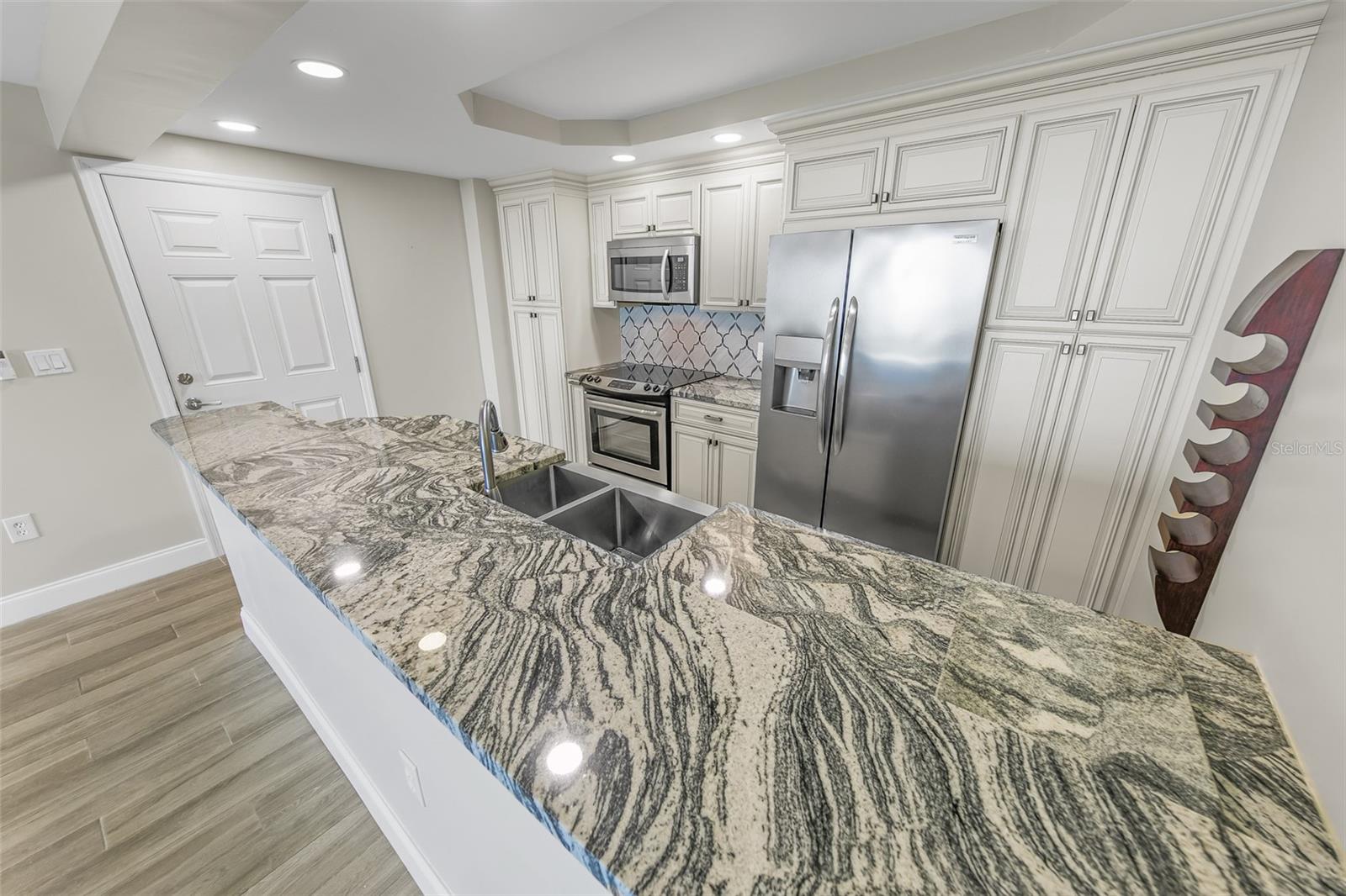 EAST WIND SOUTH & NORTH - Residential