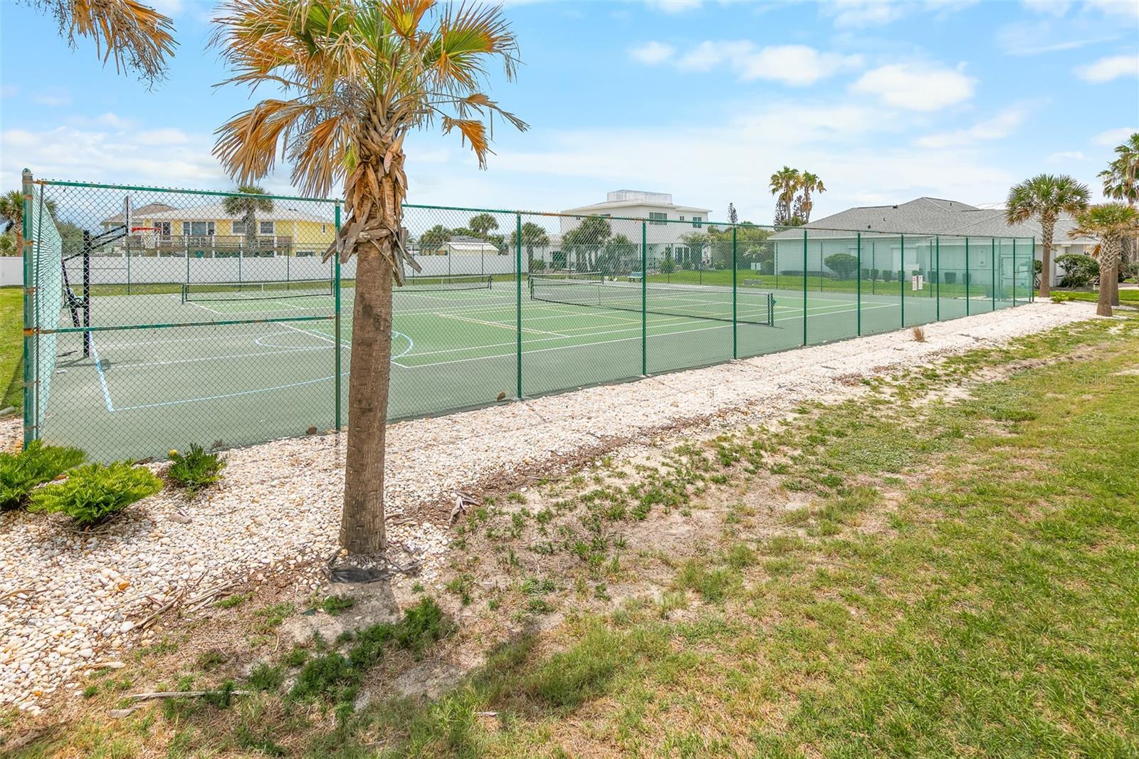 EAST WIND SOUTH & NORTH - Residential