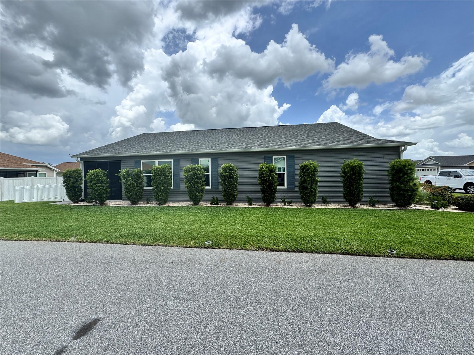 VILLAGES/SOUTHERN OAKS CLIFF V - Residential Lease