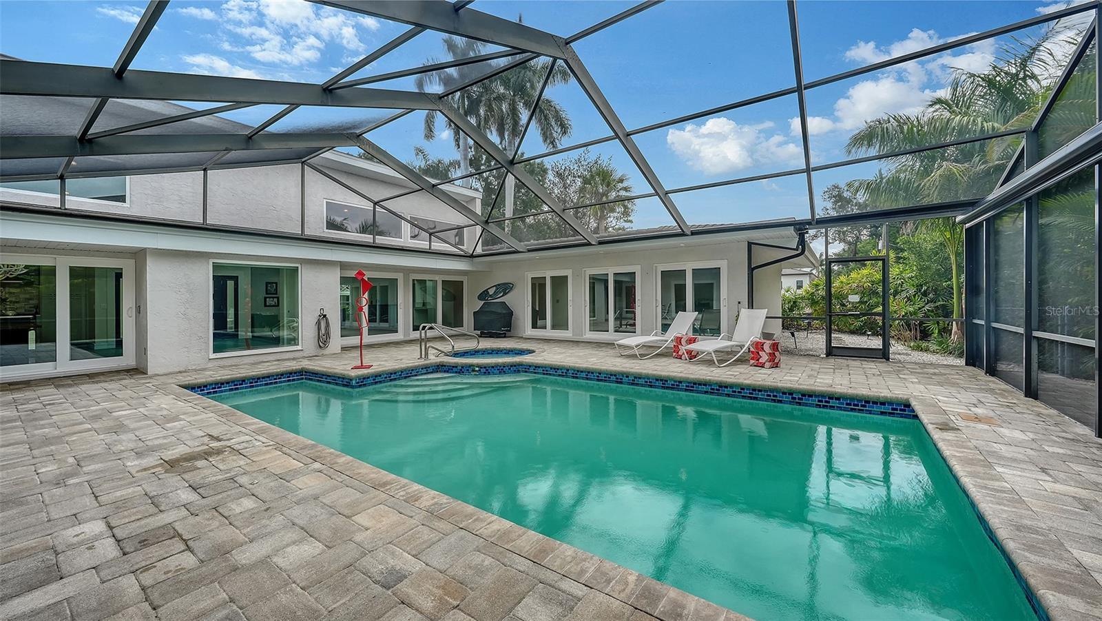 PINE BAY - Residential