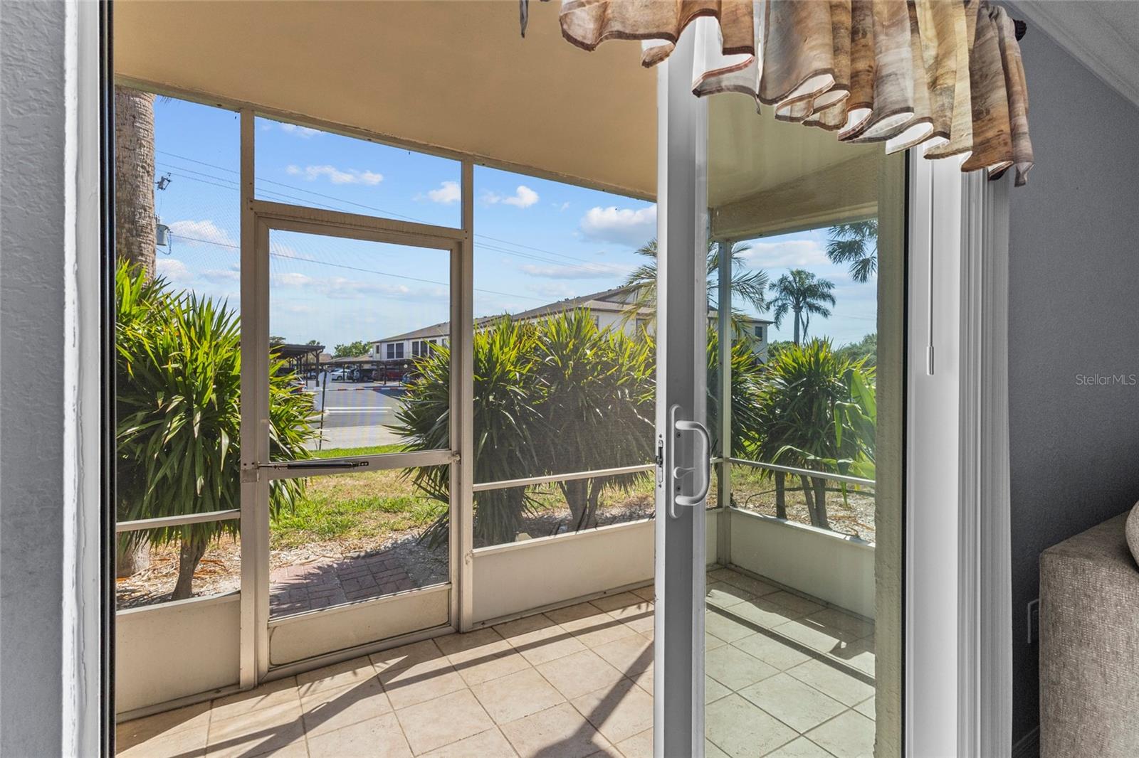 SABAL PALM GARDENS PH I - Residential