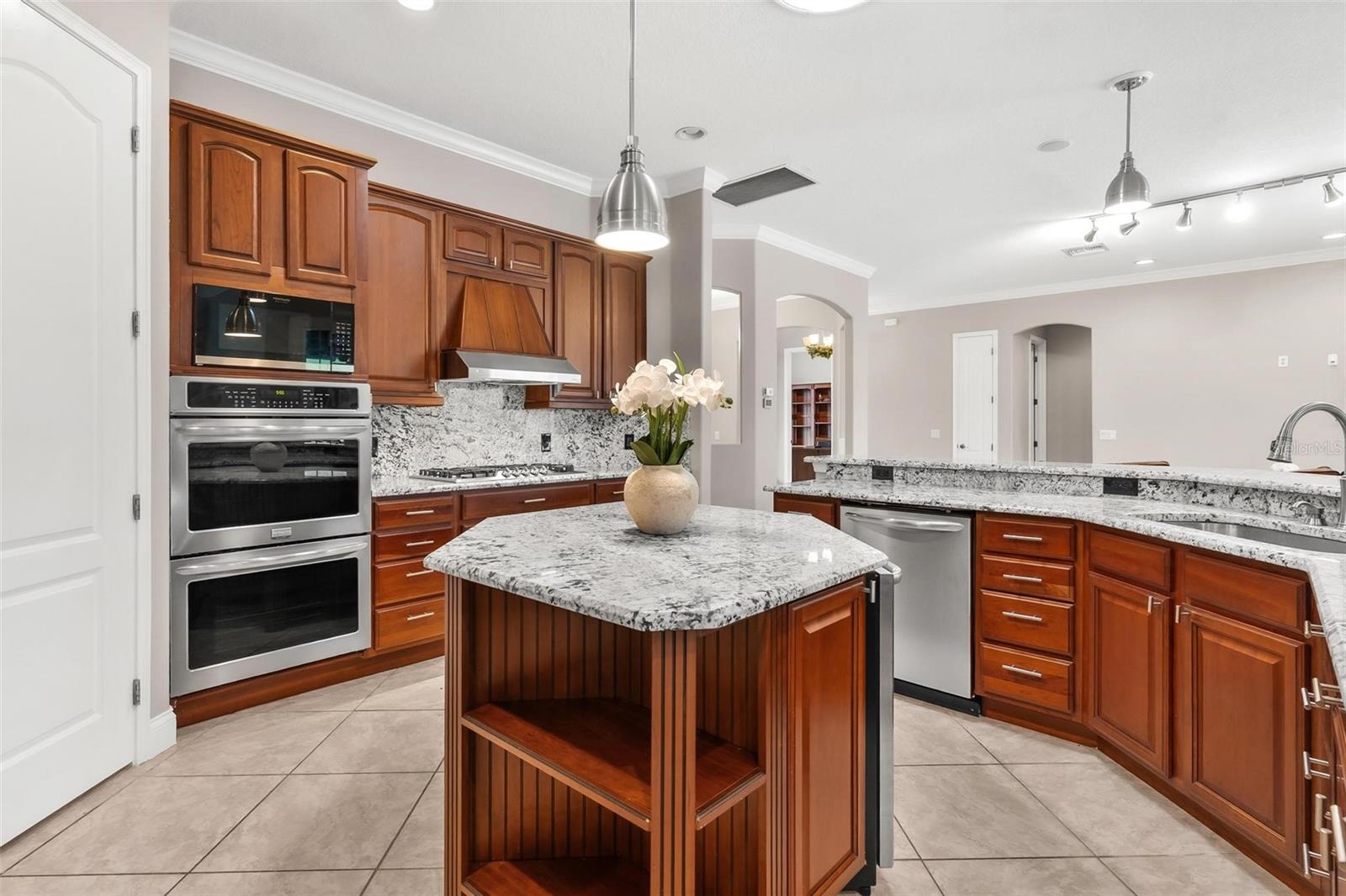 HARBOR HILLS - Residential