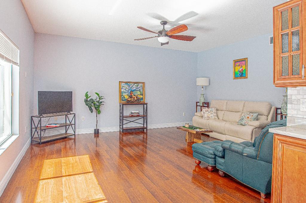 EASTLAKE OAKS PH 4 - Residential