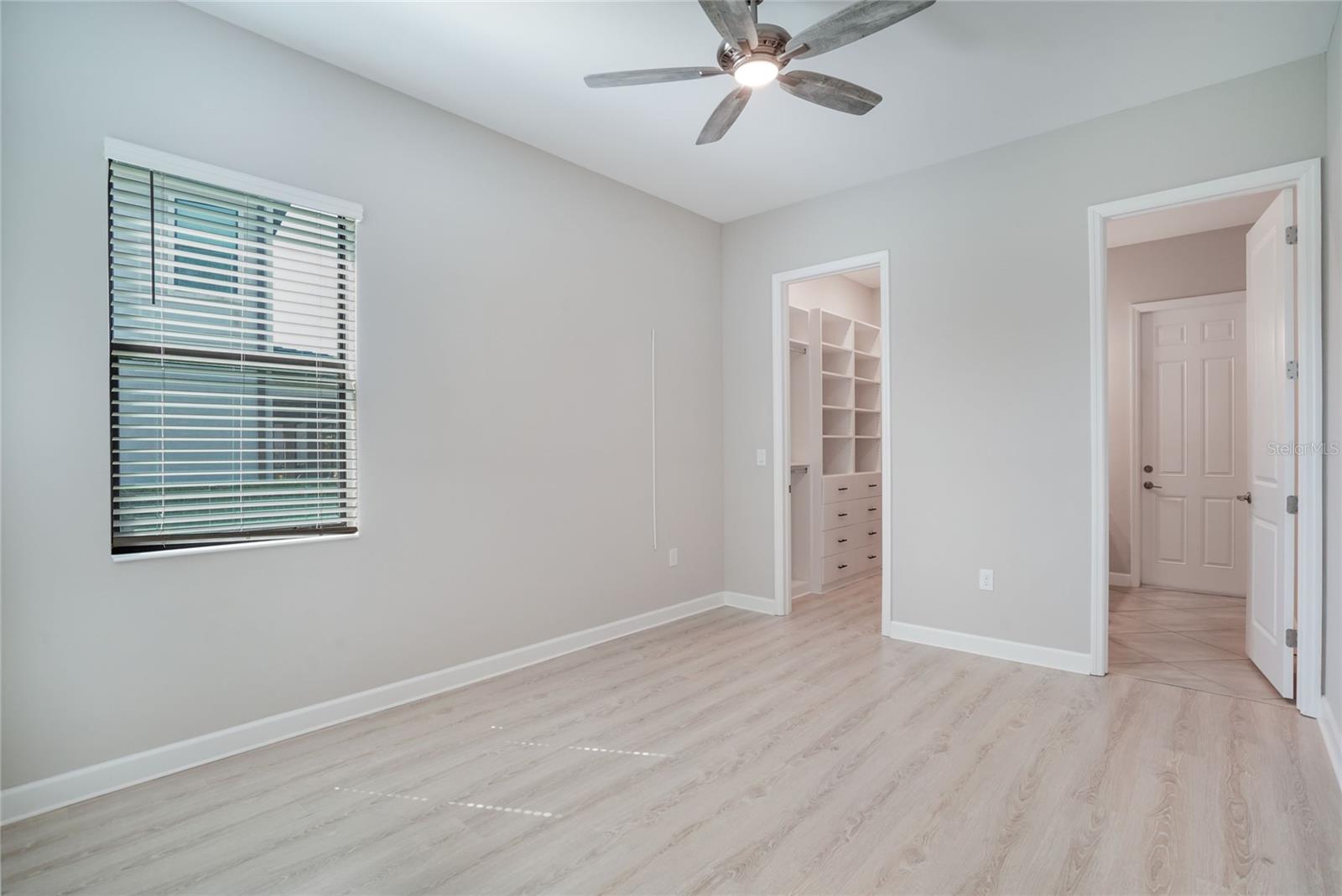 LORRAINE LAKES - Residential