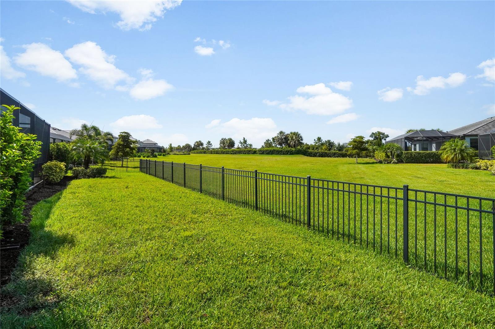 LORRAINE LAKES - Residential
