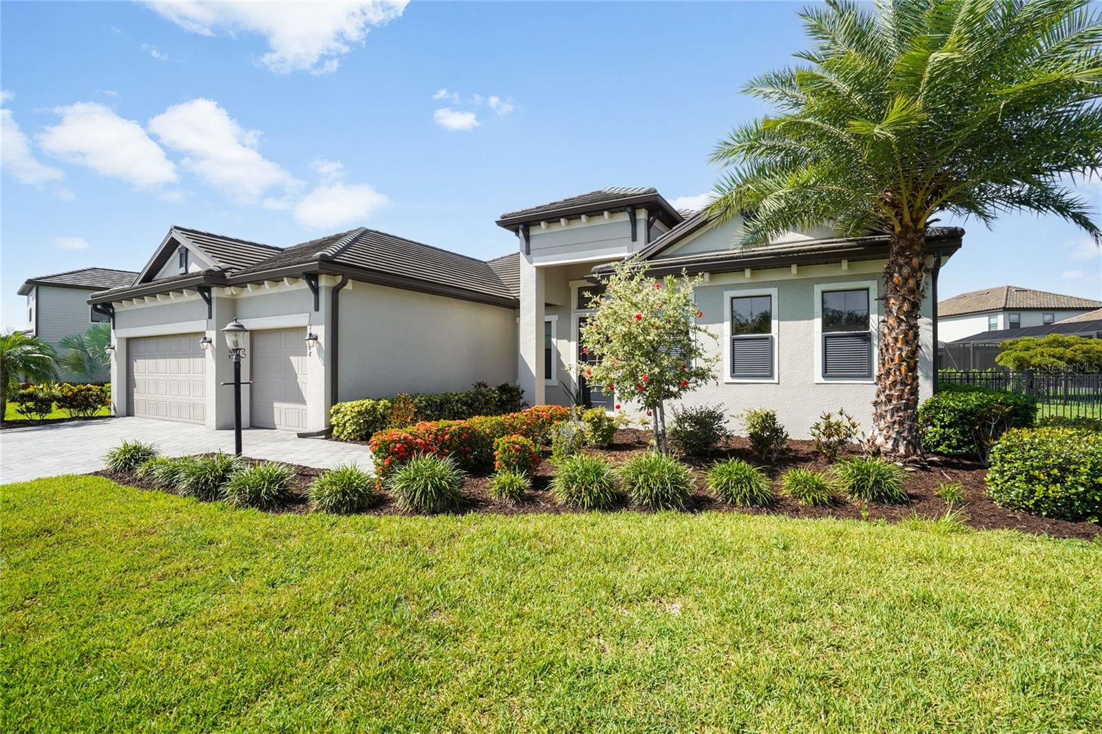 LORRAINE LAKES - Residential