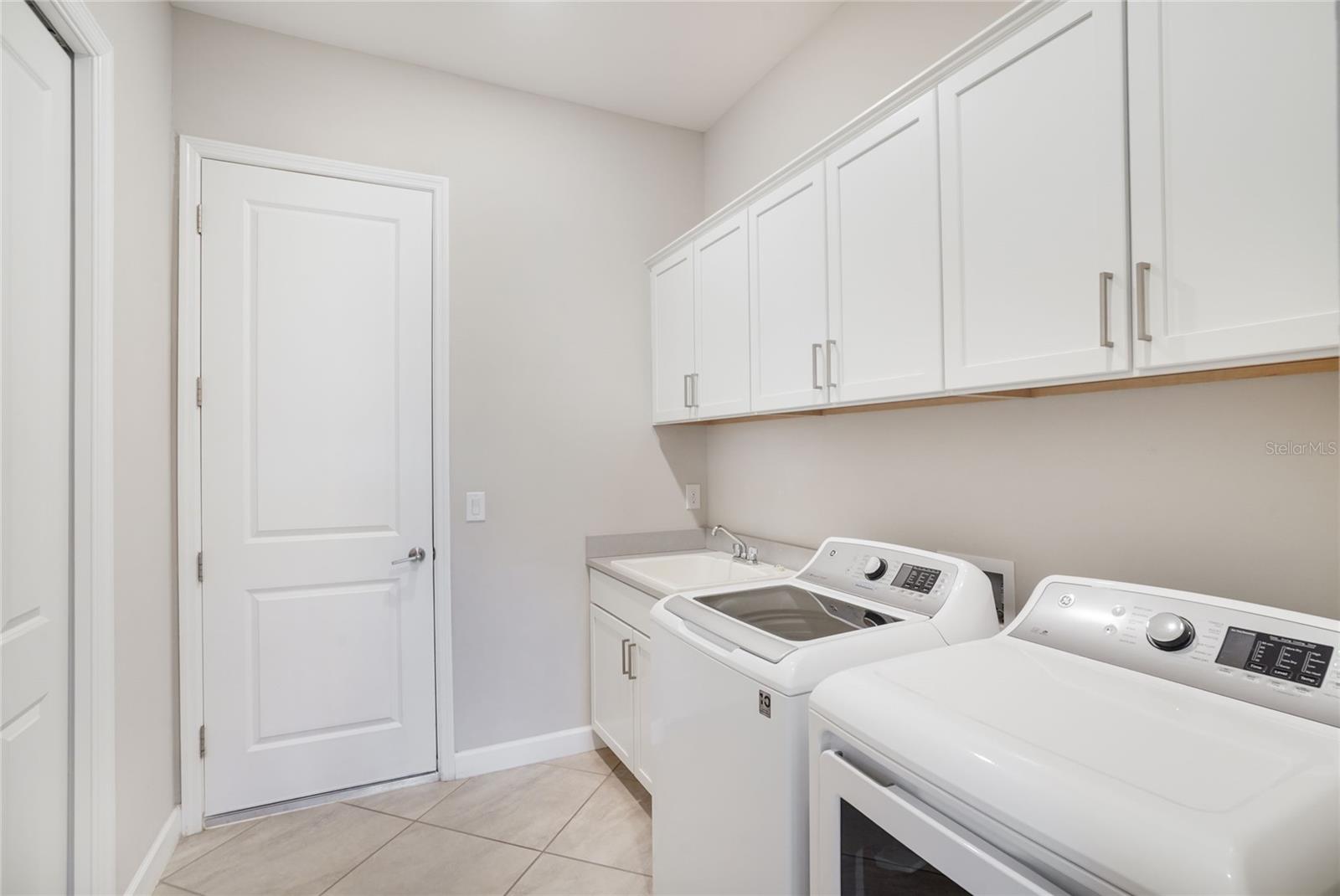 LORRAINE LAKES - Residential
