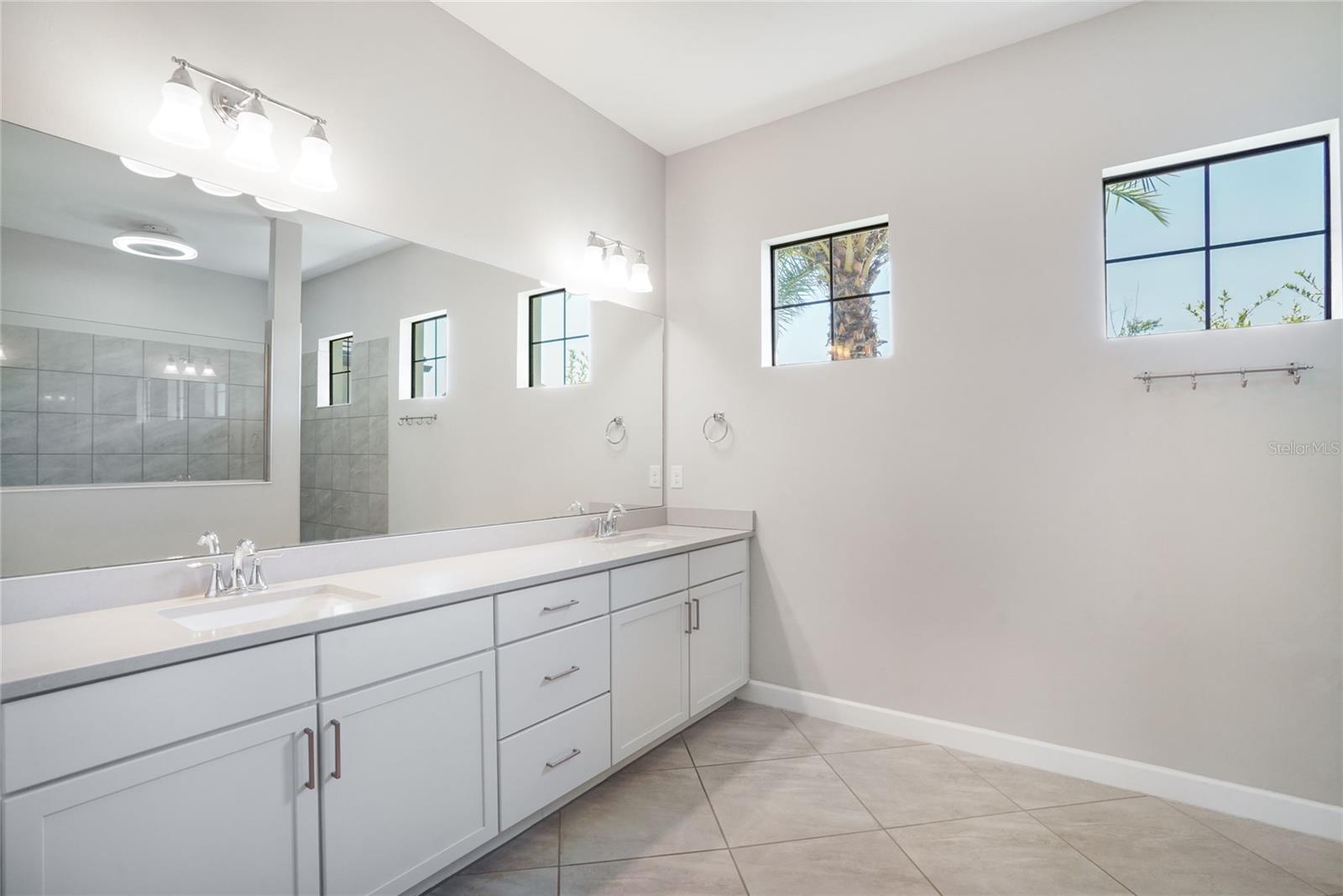 LORRAINE LAKES - Residential