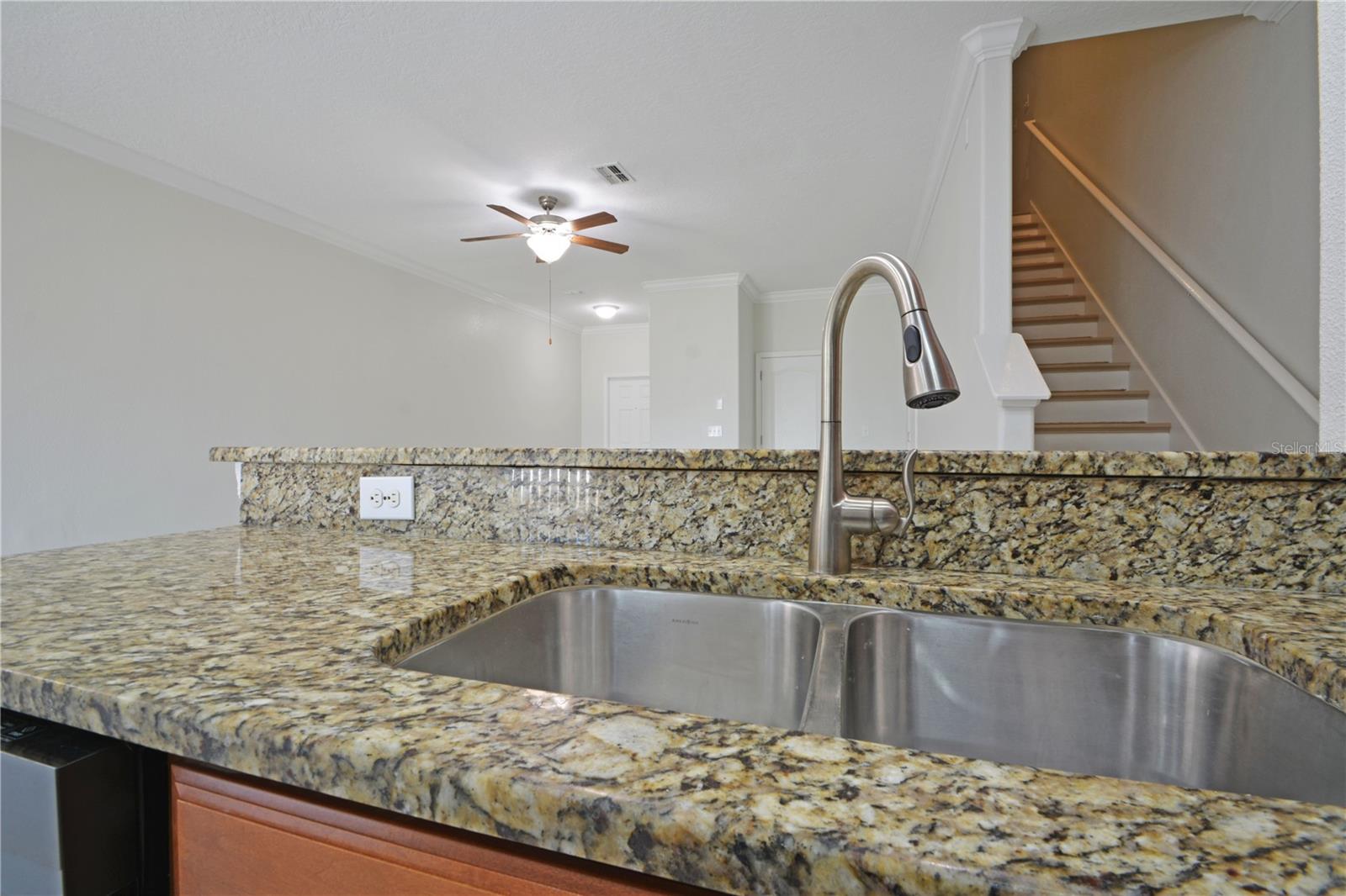 VERANDAH TWNHMS - Residential Lease