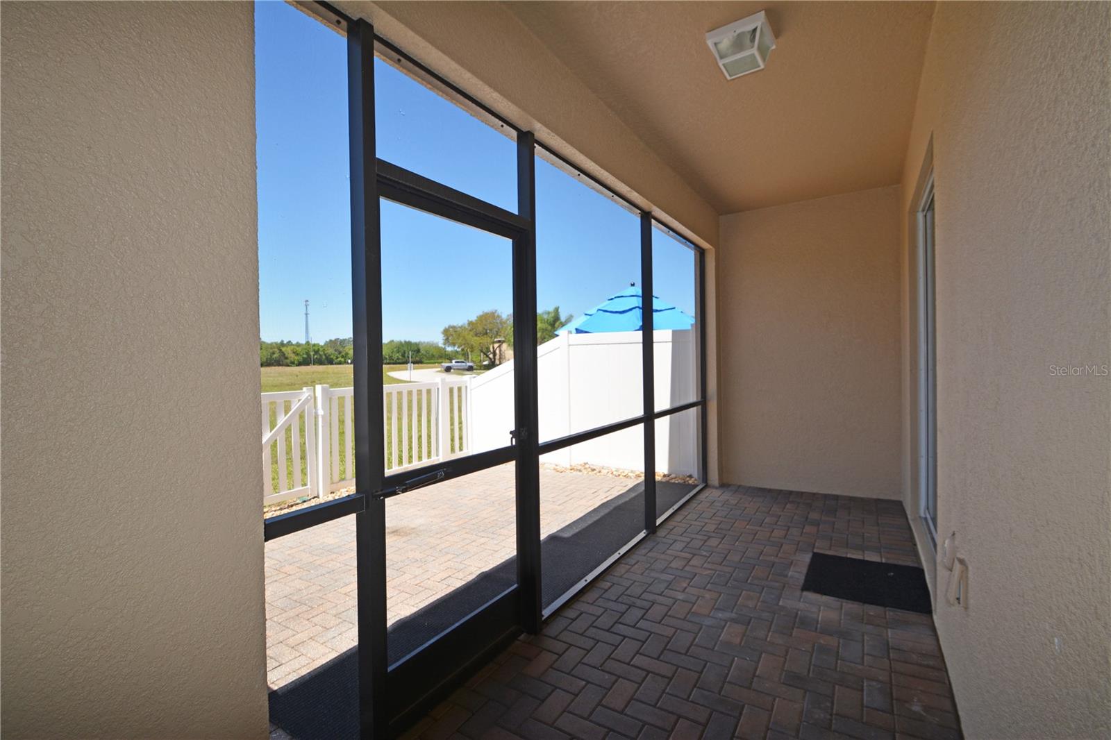 VERANDAH TWNHMS - Residential Lease