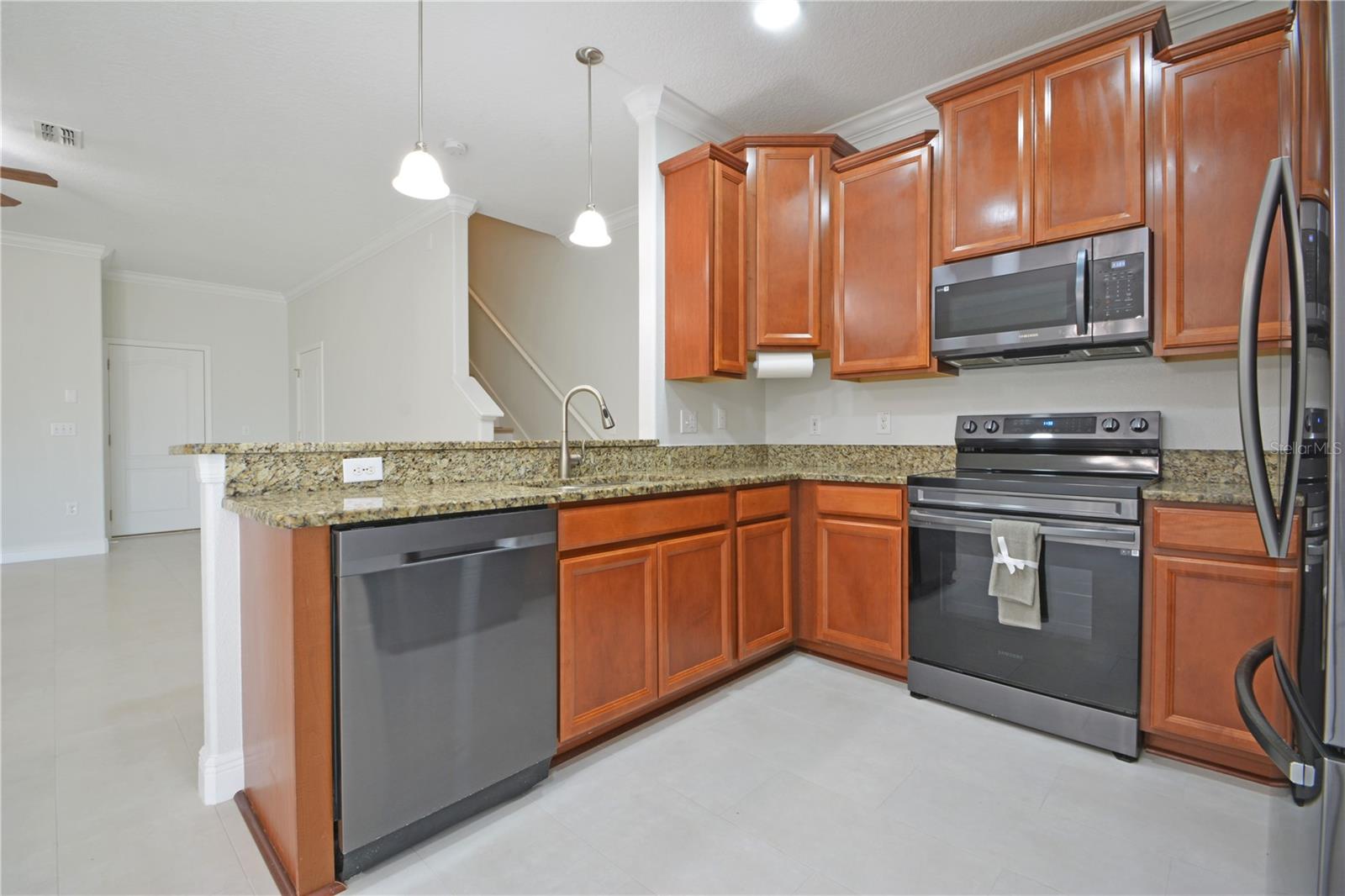 VERANDAH TWNHMS - Residential Lease