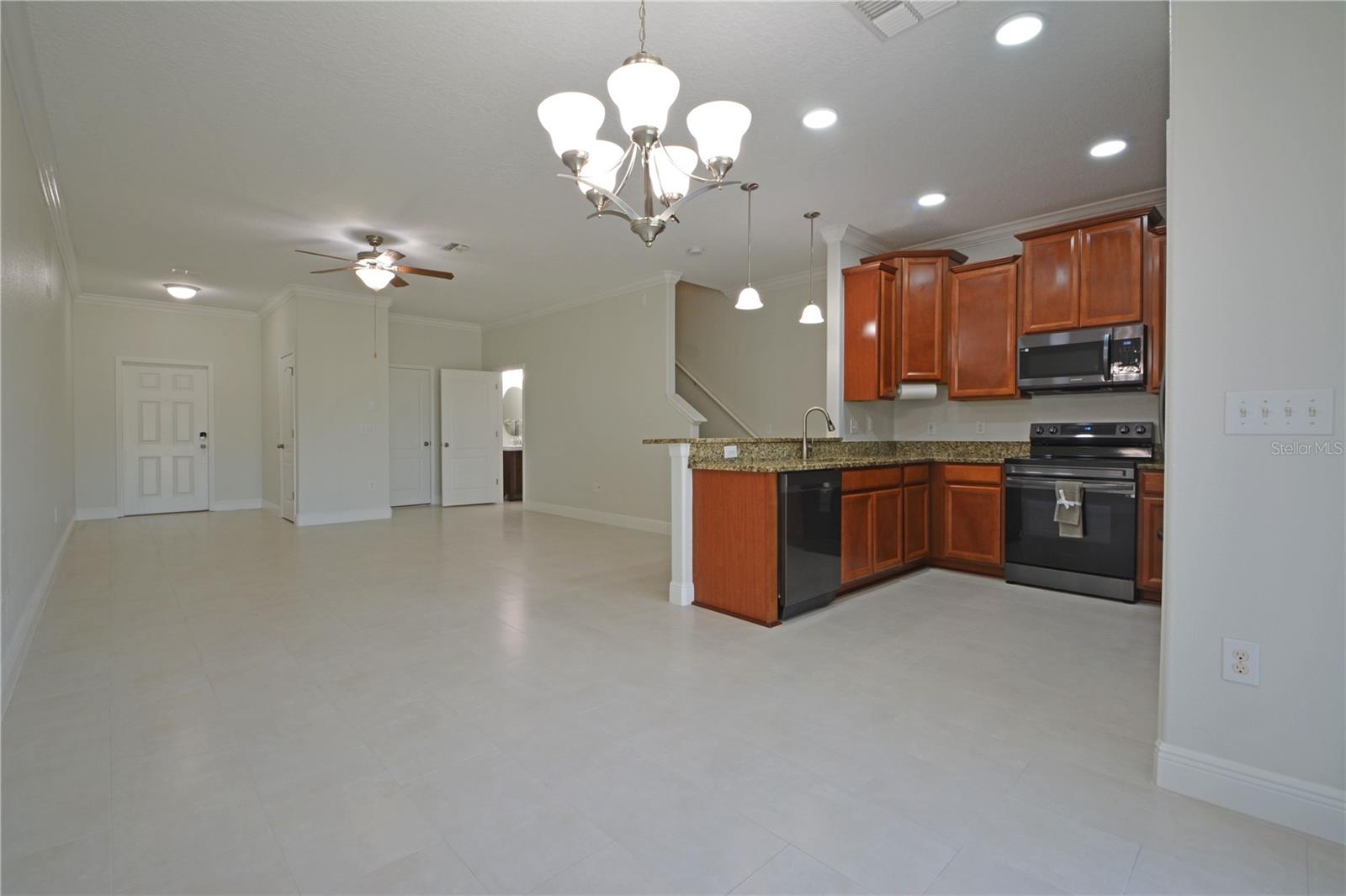 VERANDAH TWNHMS - Residential Lease