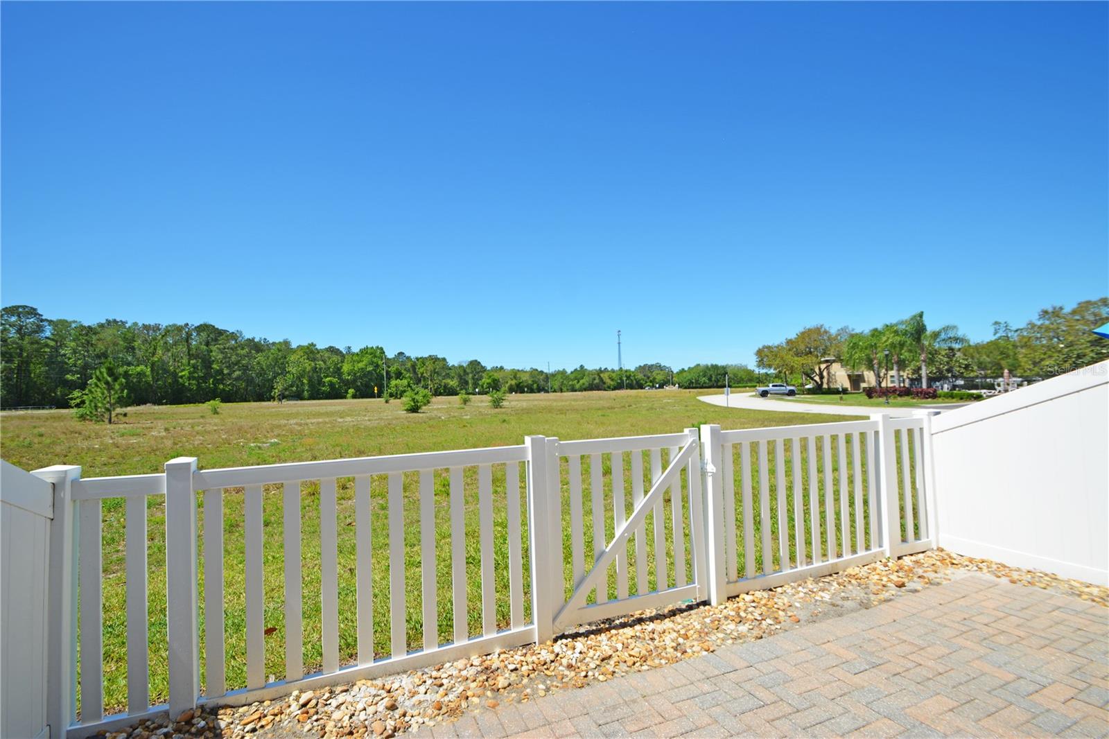 VERANDAH TWNHMS - Residential Lease