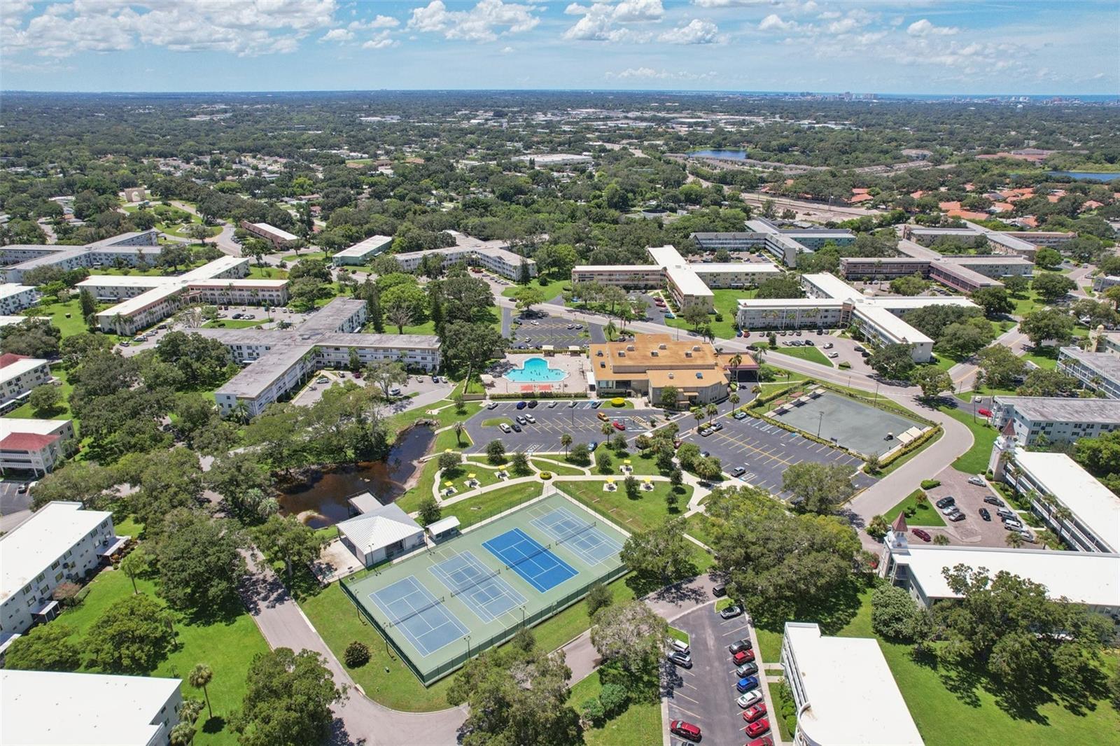 ON TOP OF THE WORLD - Residential