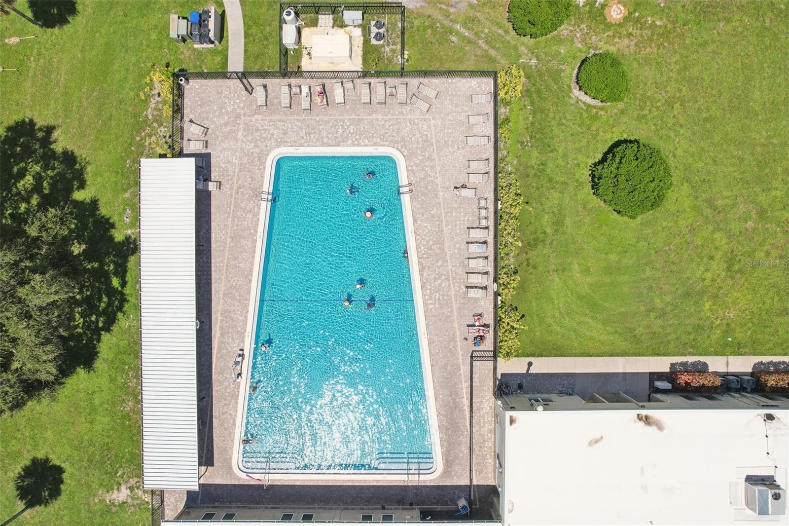 ON TOP OF THE WORLD - Residential