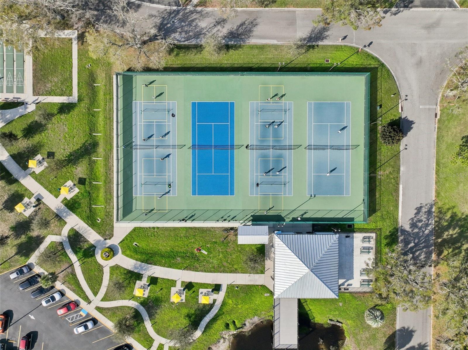 ON TOP OF THE WORLD - Residential