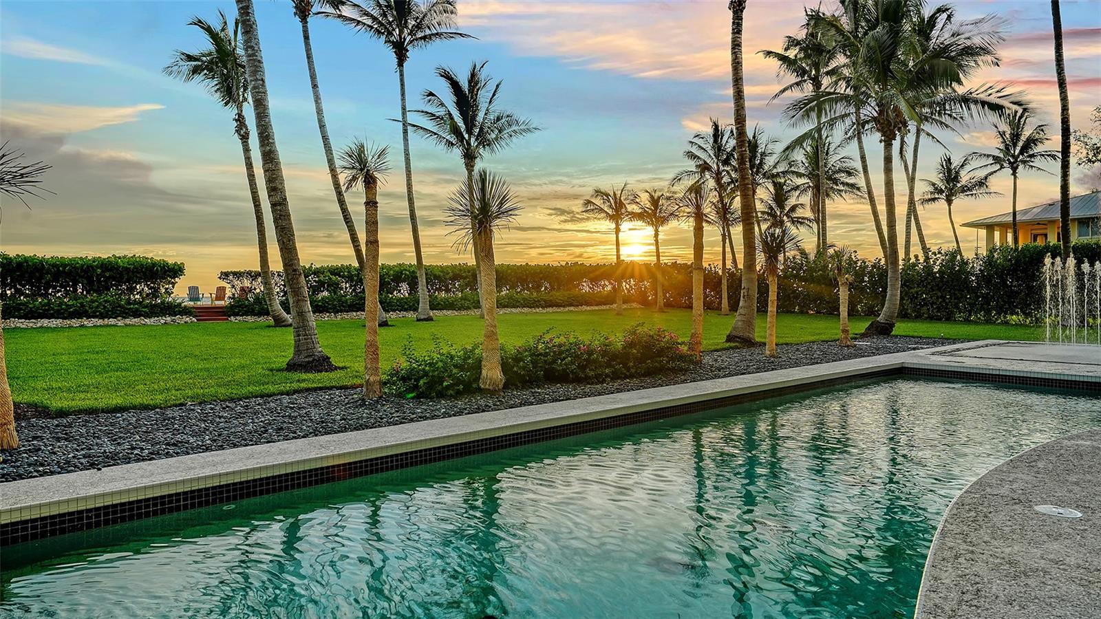 SANDERLING CLUB / SIESTA KEY - Residential