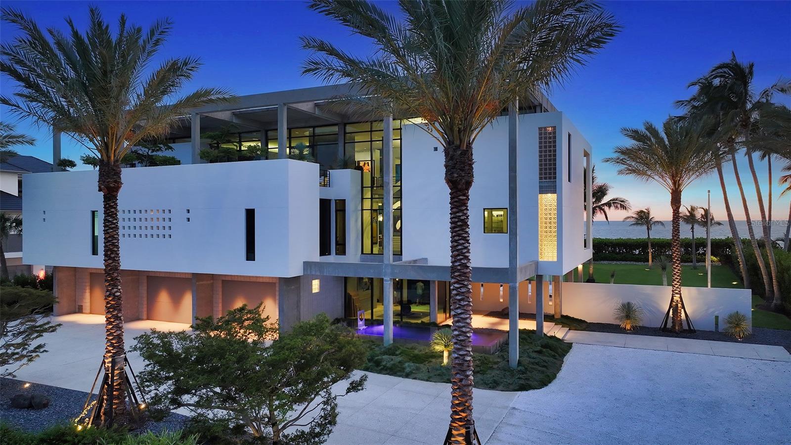 SANDERLING CLUB / SIESTA KEY - Residential