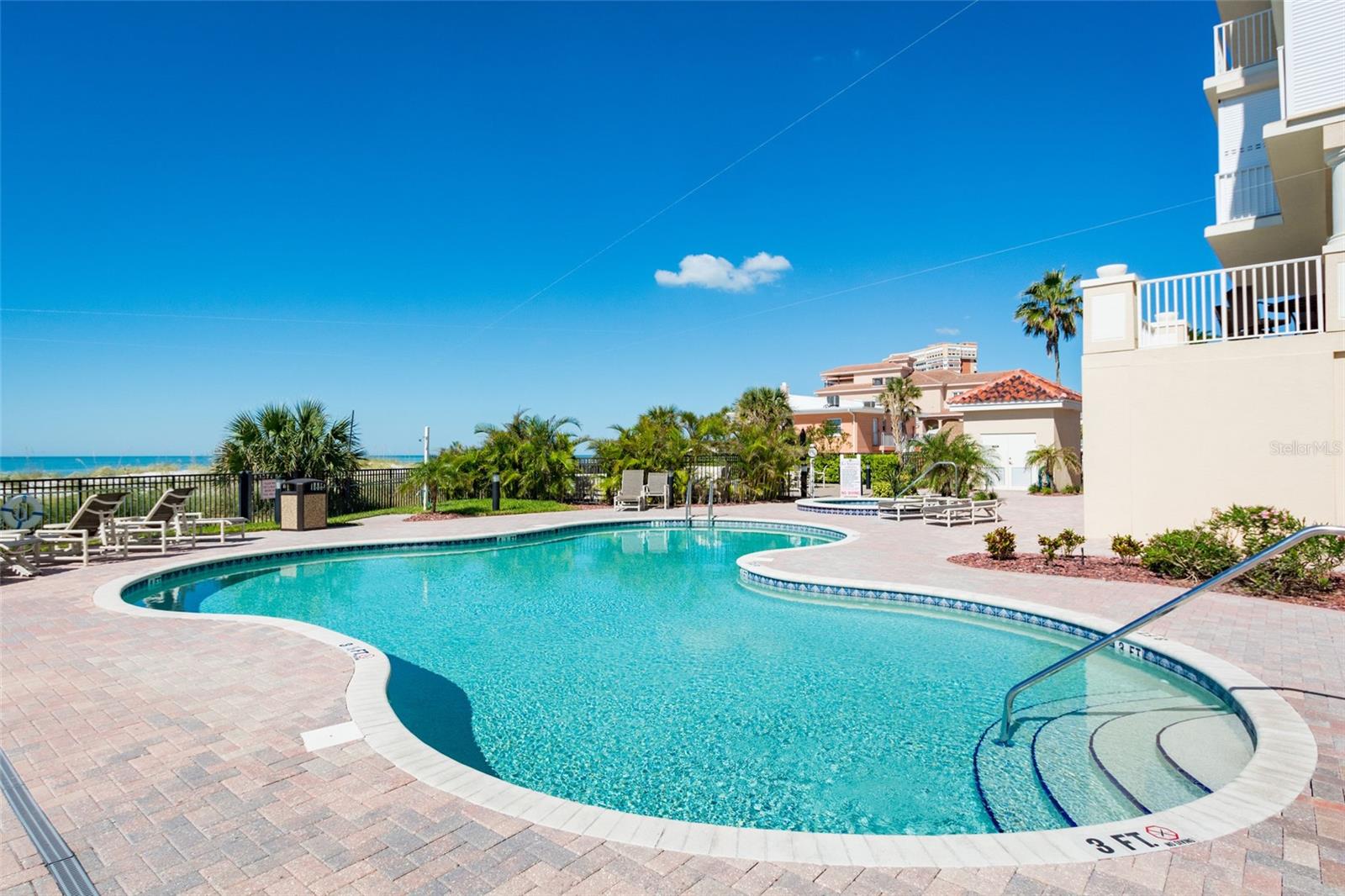 LA VISTANA CONDO - Residential