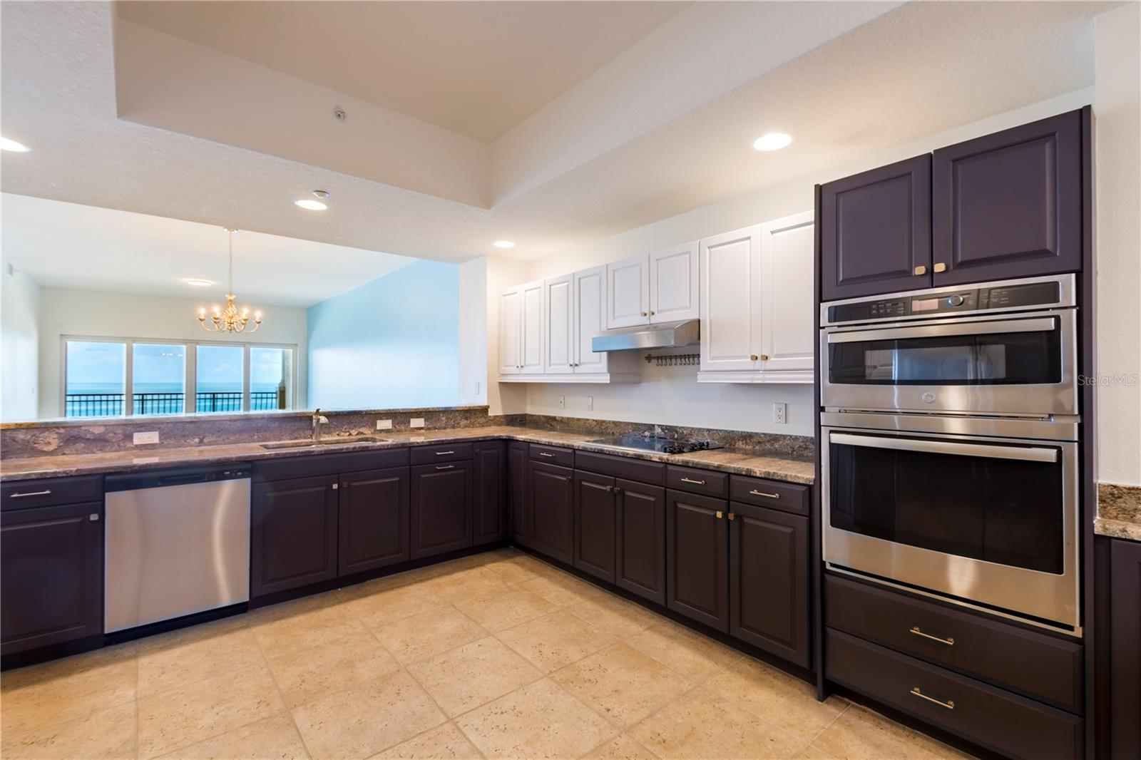 LA VISTANA CONDO - Residential