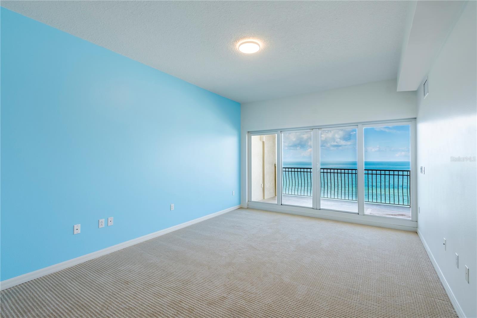 LA VISTANA CONDO - Residential