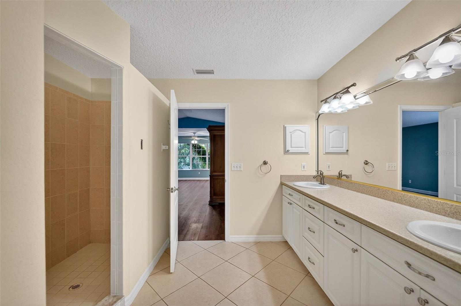 CEDAR STREET - Residential