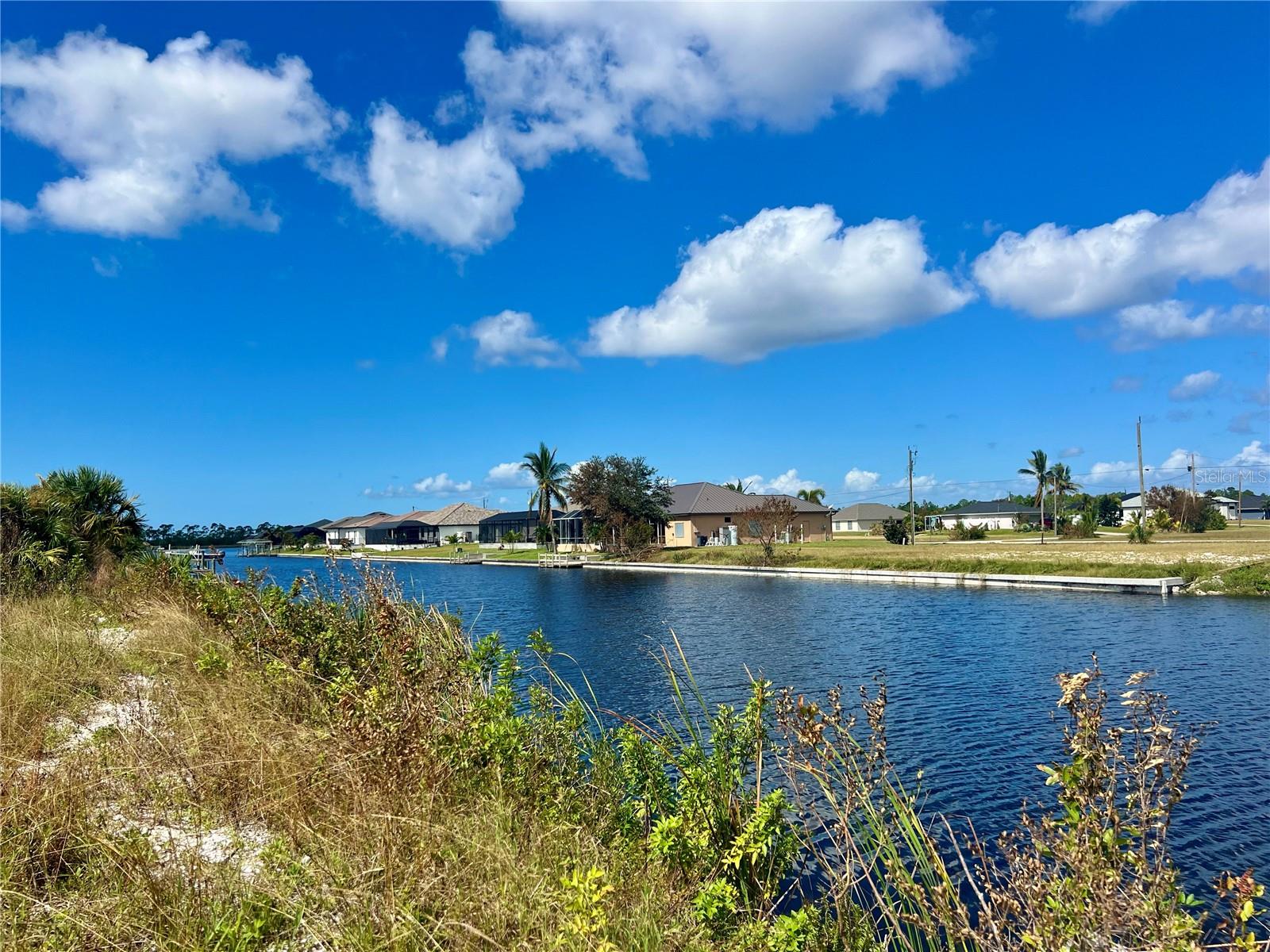 CAPE CORAL - Land