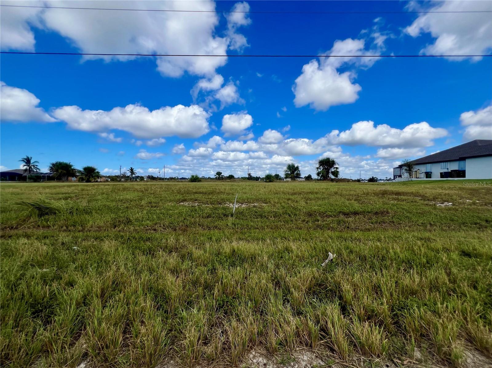 CAPE CORAL - Land