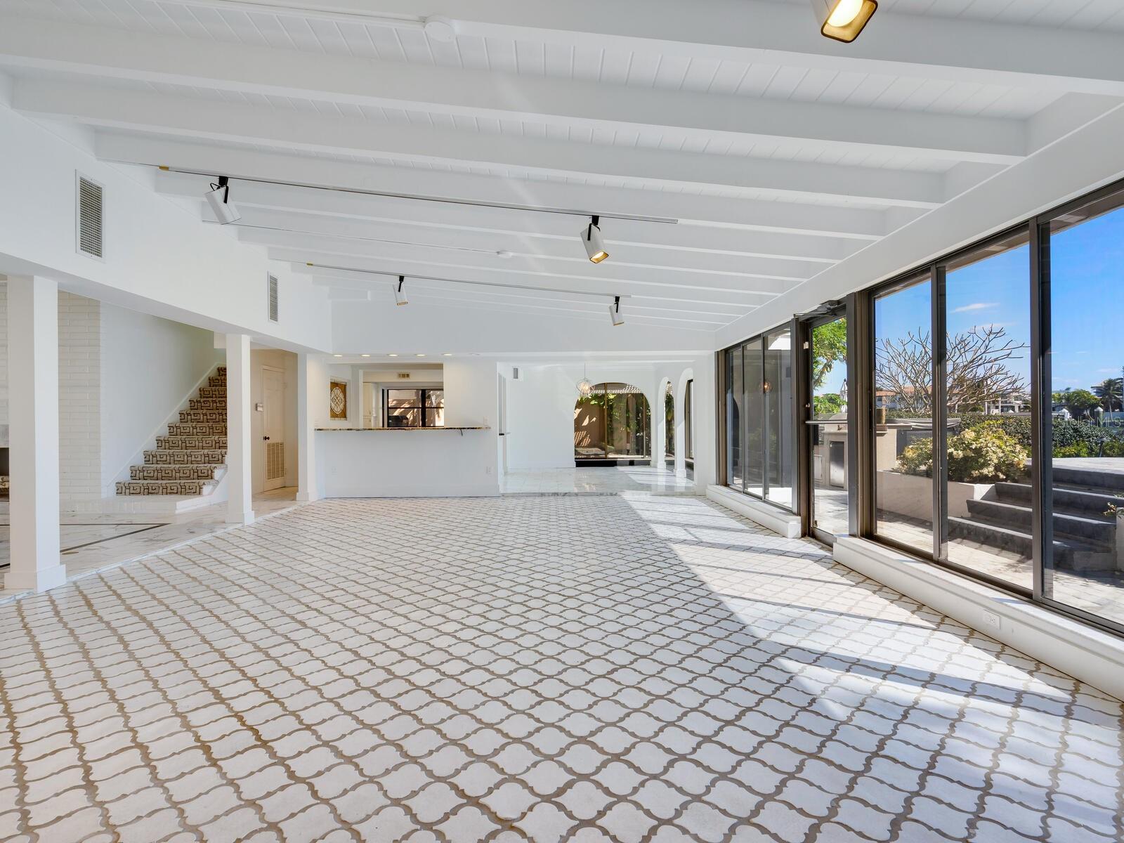 BAY ISLAND SHORES - Residential