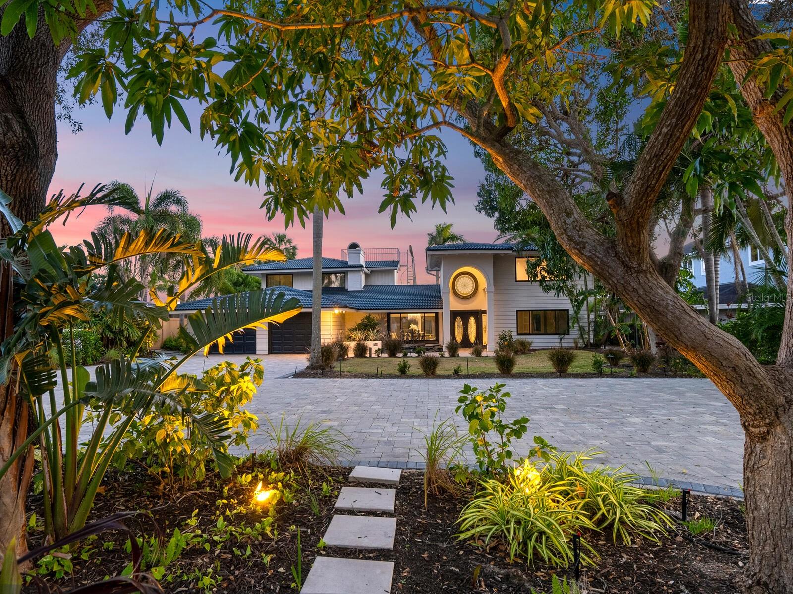 BAY ISLAND SHORES - Residential