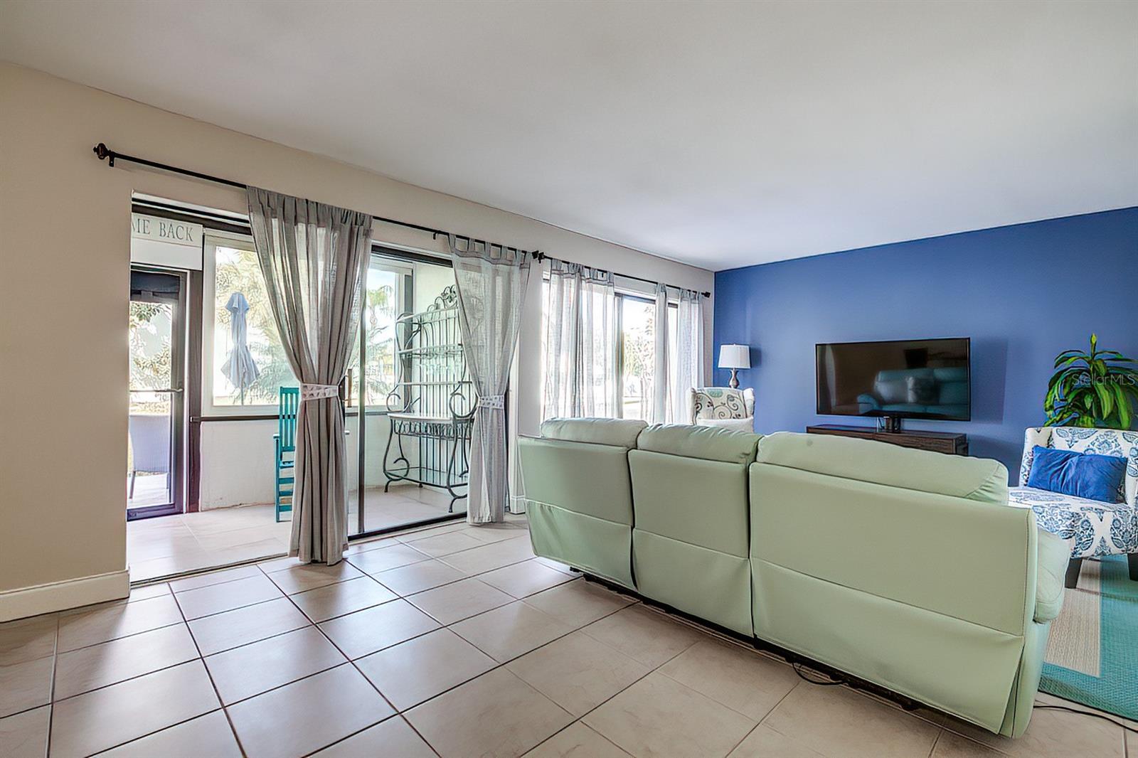 WINDRUSH COVE PH 1 CONDO - Residential