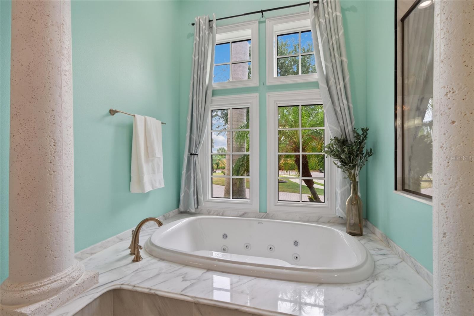 LAKEWOOD RANCH COUNTRY CLUB - Residential