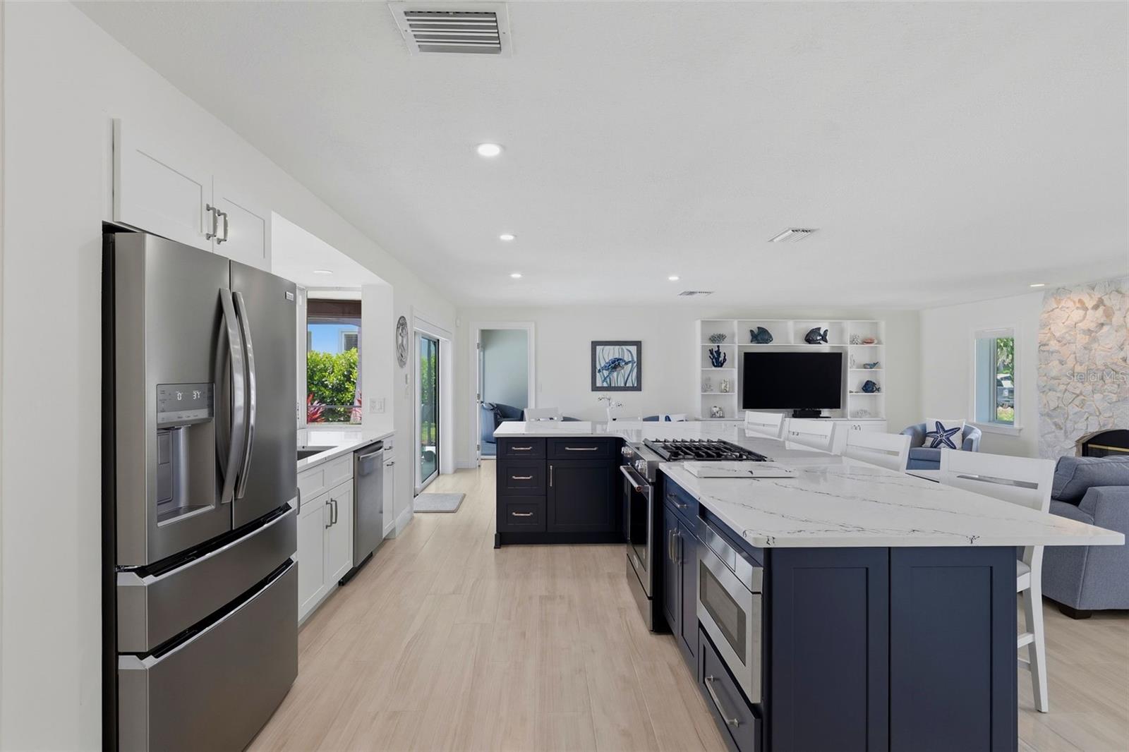 VENETIAN ISLES - Residential