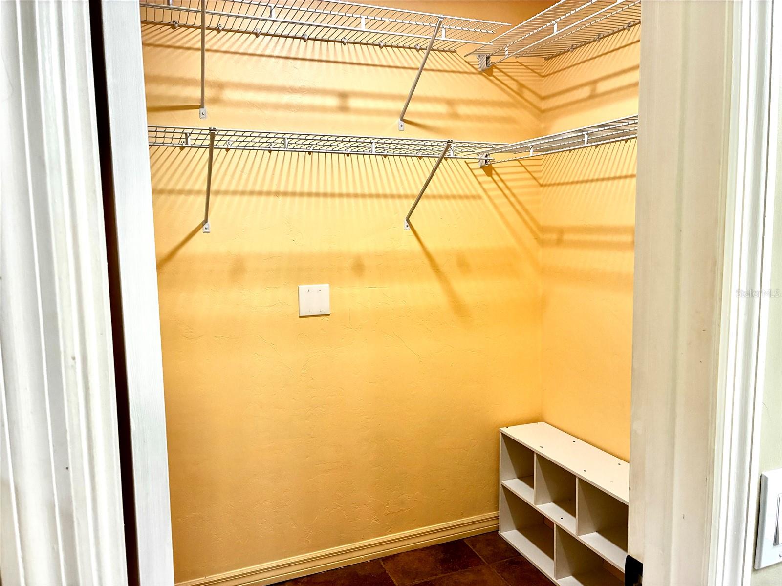MILE RUN PH II UNIT B-1 - Residential