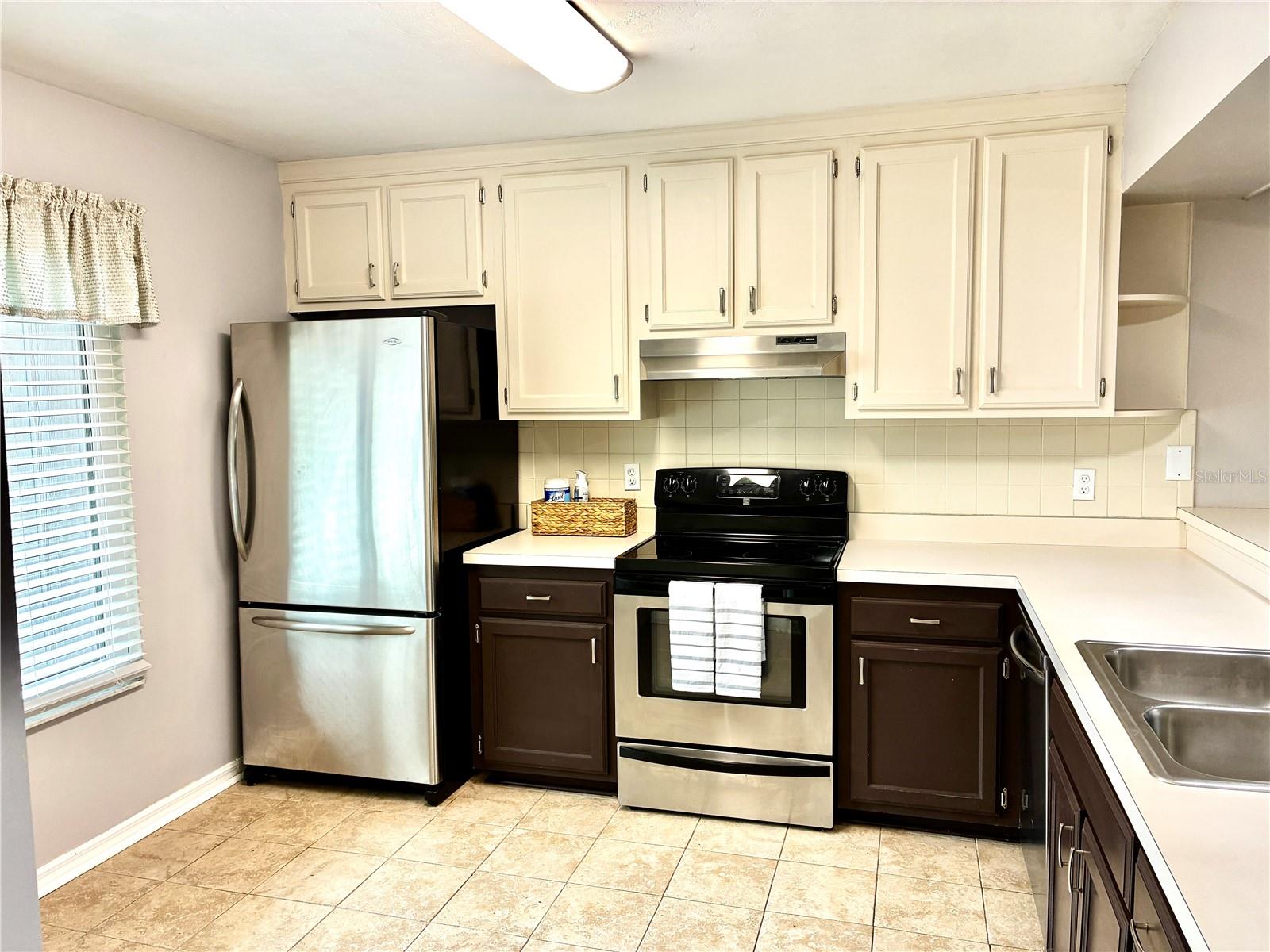 MILE RUN PH II UNIT B-1 - Residential