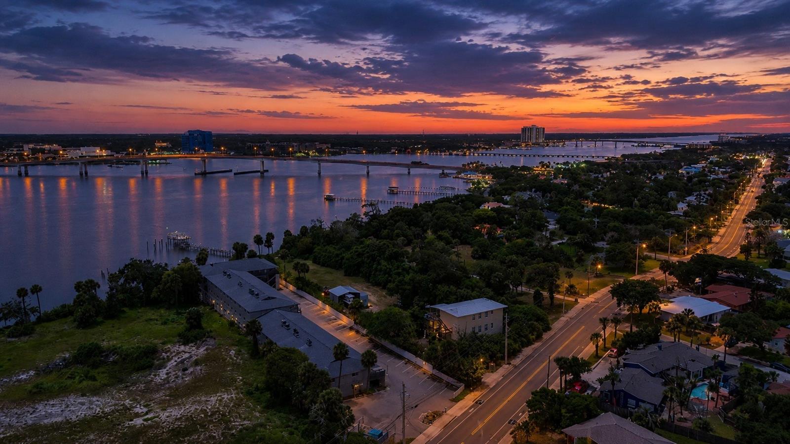 HARBOURSIDE SUNSETS CONDO - Residential