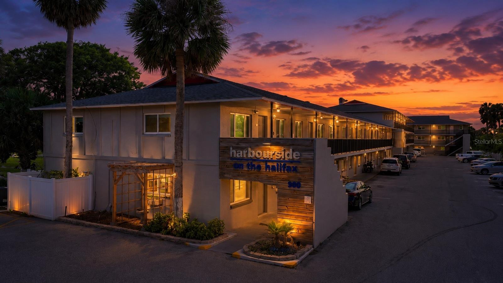HARBOURSIDE SUNSETS CONDO - Residential
