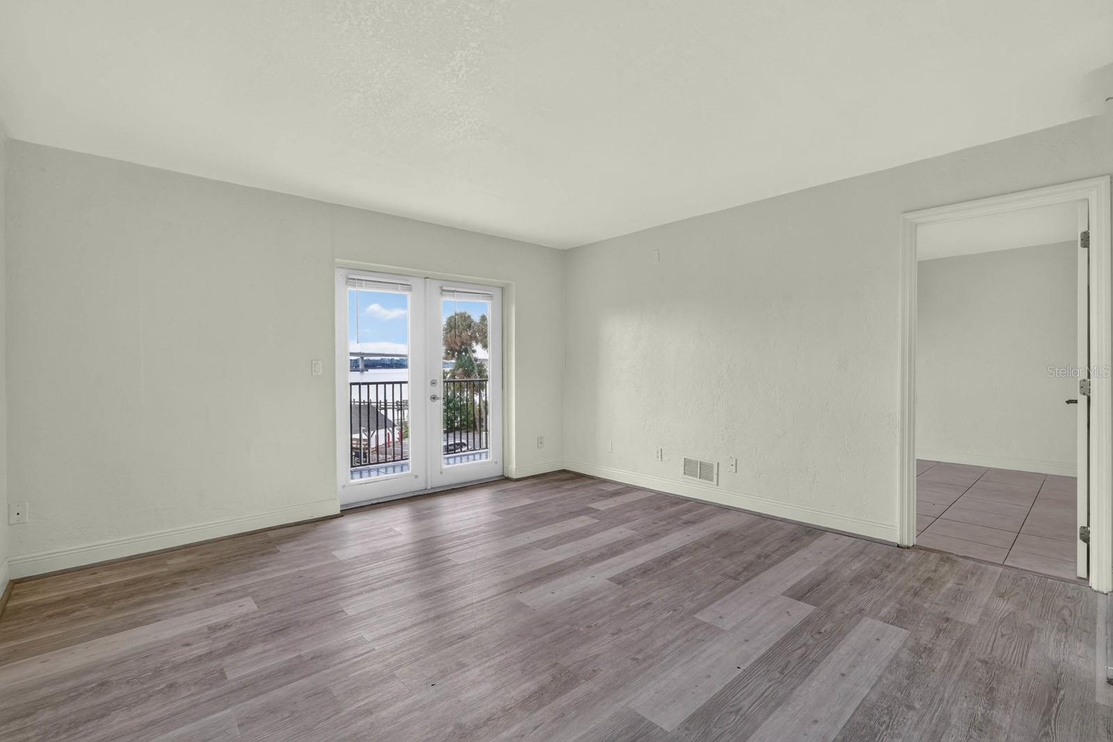 HARBOURSIDE SUNSETS CONDO - Residential