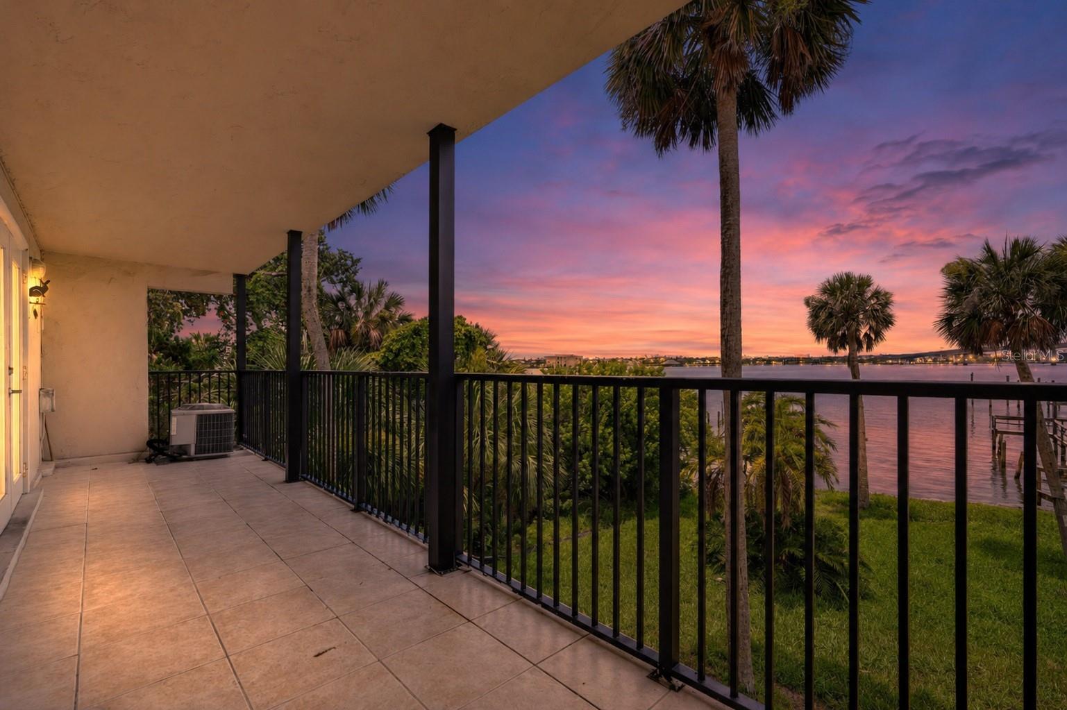 HARBOURSIDE SUNSETS CONDO - Residential