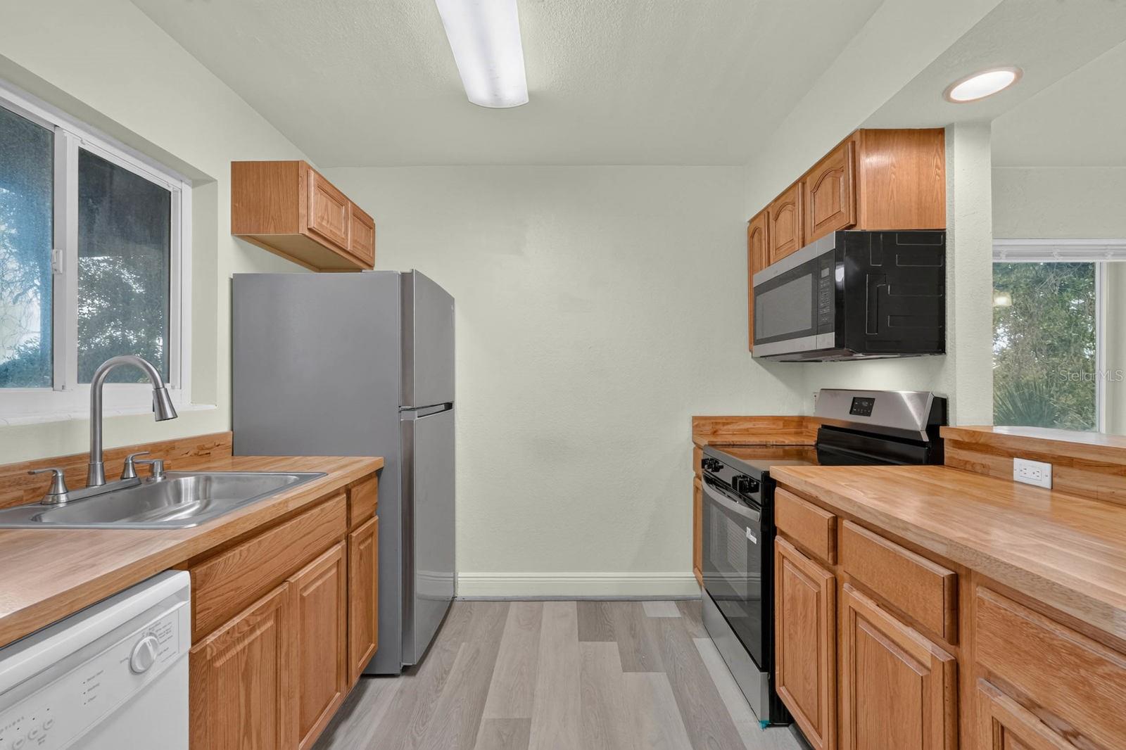 HARBOURSIDE SUNSETS CONDO - Residential