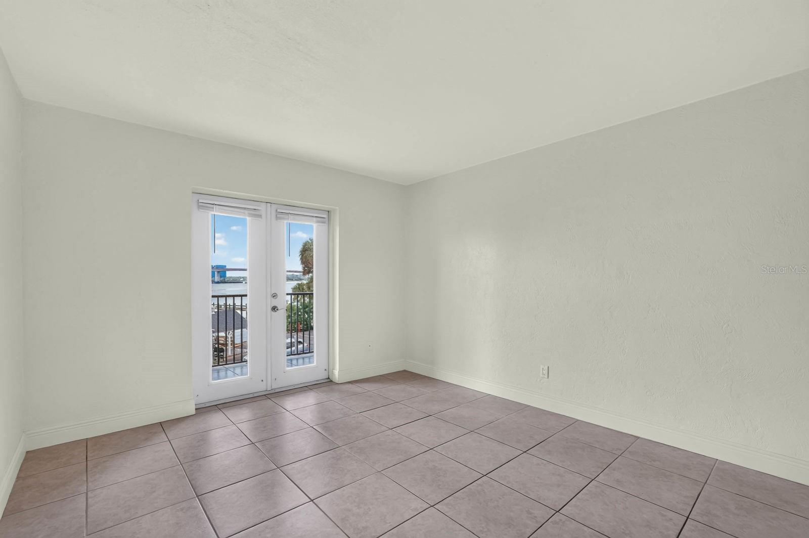 HARBOURSIDE SUNSETS CONDO - Residential